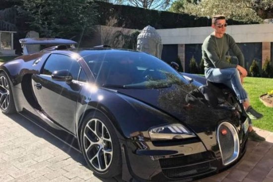 Ronaldu fantastik məbləğə avtomobil aldı 