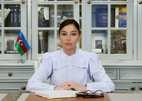 Mehriban Əliyevadan Bayraq Günü TƏBRİKİ 