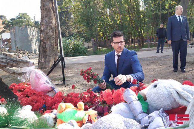 İsrail səfiri Gəncədə Ermənistanın raket atəşinə tutduğu ərazidə olub - FOTO