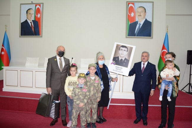 Tərtərdə 8 Noyabr-Zəfər Günü ərəfəsində Vətən müharibəsi şəhidlərinin ailə üzvləri ilə görüş keçirilib