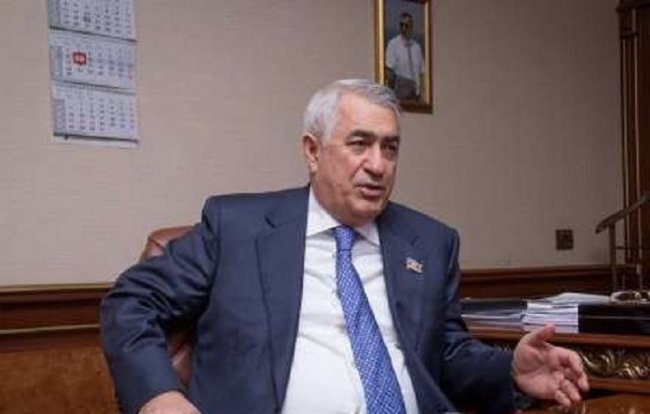 Cavid Qurbanov buna CAVAB VERMƏLİDİR? - Bakıdakı dəmiryol vağzalının ətrafını kim satıb?