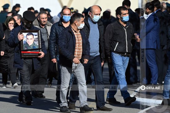 Helikopter qəzasında həlak olan hərbçilərlə vida mərasimi keçirilir - CANLI + YENİLƏNİB + FOTO