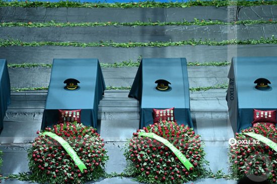 Helikopter qəzasında həlak olan hərbçilərlə vida mərasimi keçirilir - CANLI + YENİLƏNİB + FOTO