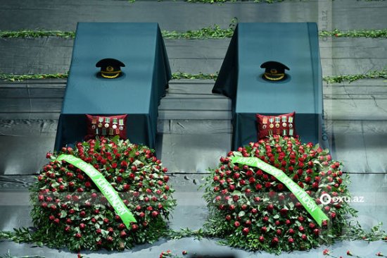 Helikopter qəzasında həlak olan hərbçilərlə vida mərasimi keçirilir - CANLI + YENİLƏNİB + FOTO