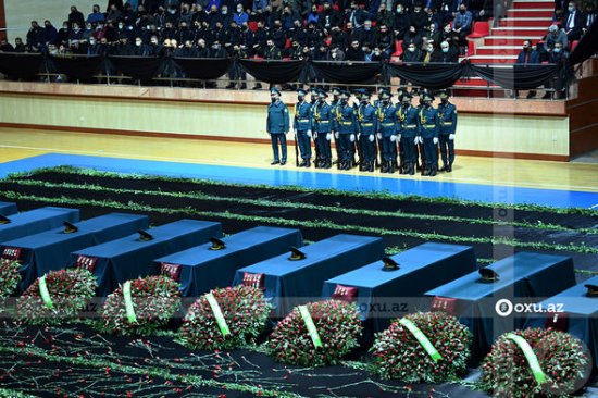 Helikopter qəzasında həlak olan hərbçilərlə vida mərasimi keçirilir - CANLI + YENİLƏNİB + FOTO