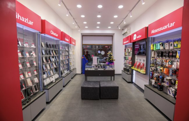 “Nar” Bakıda yenilənmiş mağazalarını təqdim etdi