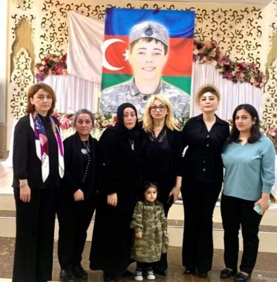 UNEC kollektivi Şəhid Rüfət Əsgərovun əziz xatirəsini yad edib - FOTOLAR